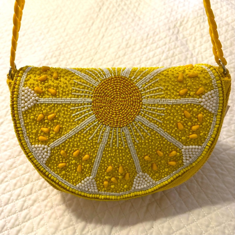 NWT ⚜️🍋⚜️ Viral America & Beyond Beaded Yellow Lemon Bag